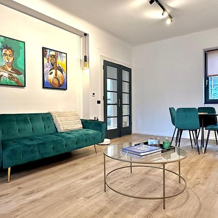 Peaceful Condo For Romantic Getaways Near Black Church - 3Min Walk Braşov Extérieur photo